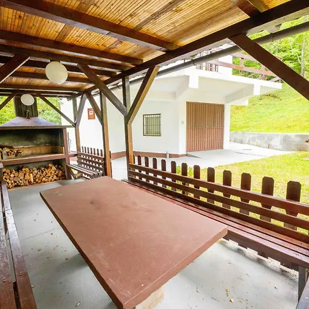 Borovac Mountain Escape Vikendica Pale