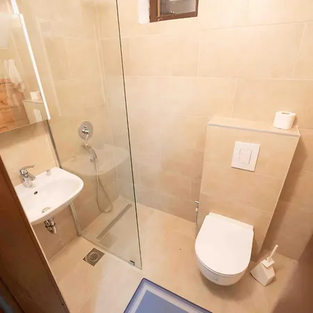 Borovac Mountain Escape Pale