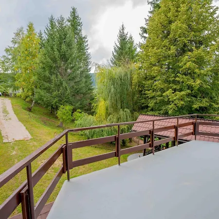 Borovac Mountain Escape *